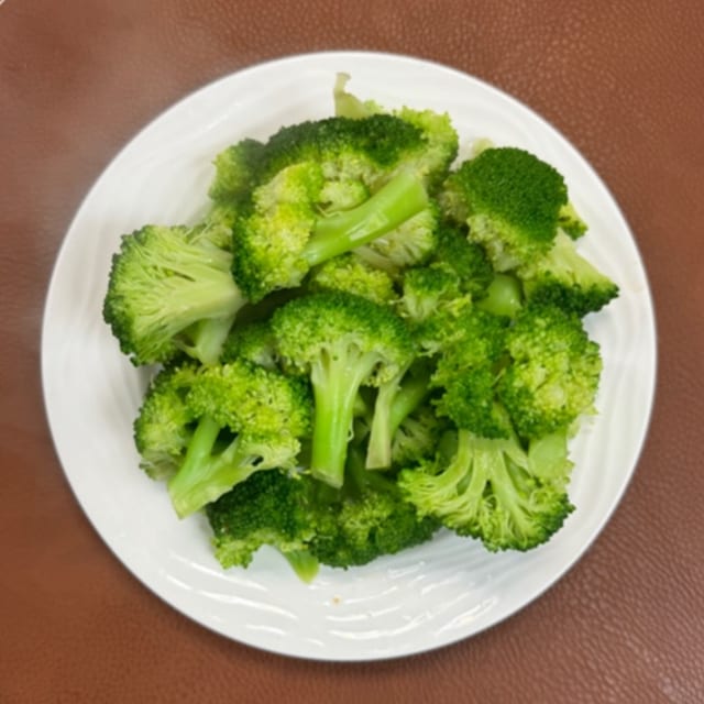 Steamed Broccolli.